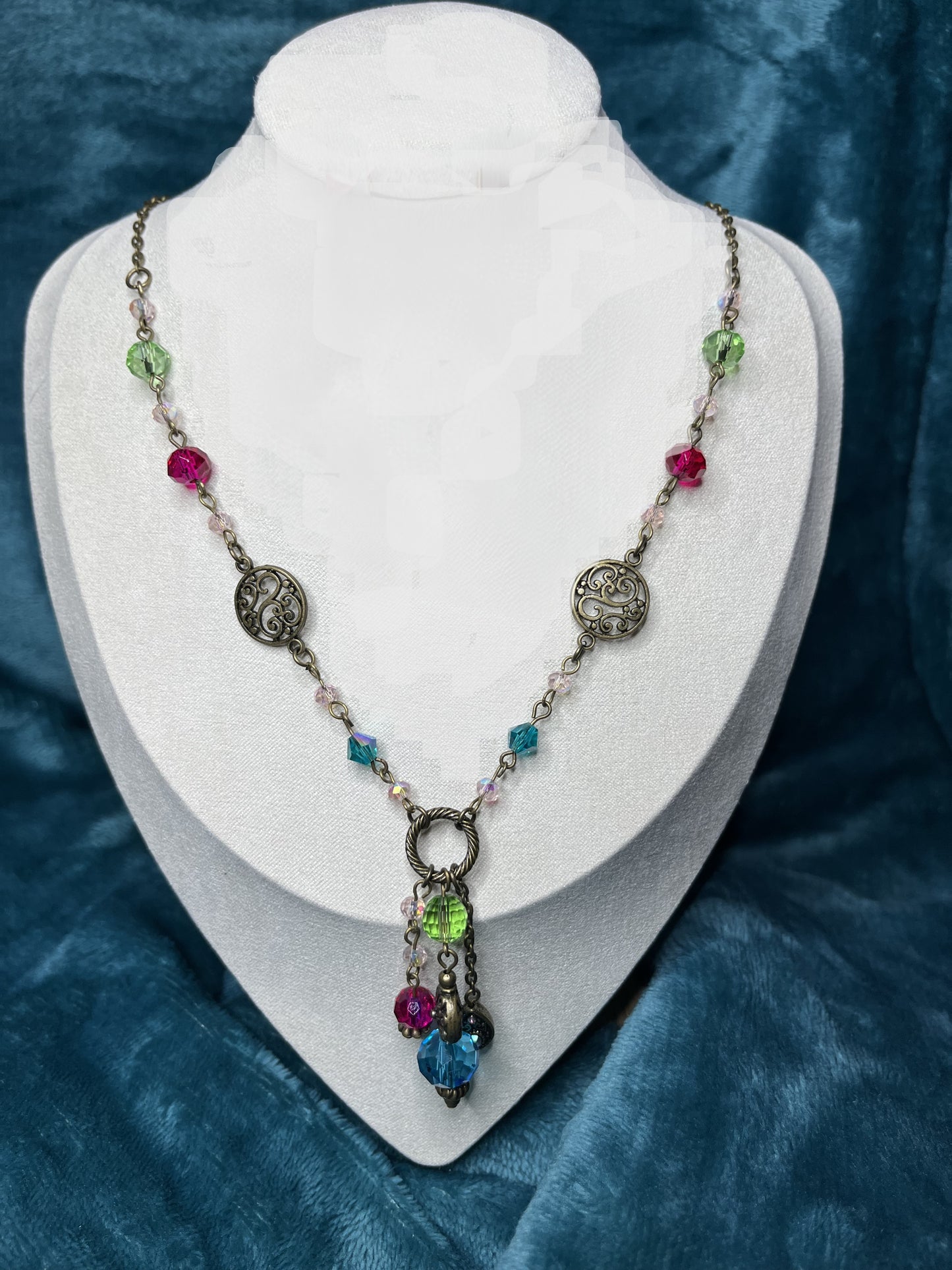 NE-0060 Lovely Antique Bronze Necklace Adorned with Colors for a Vintage Vibe