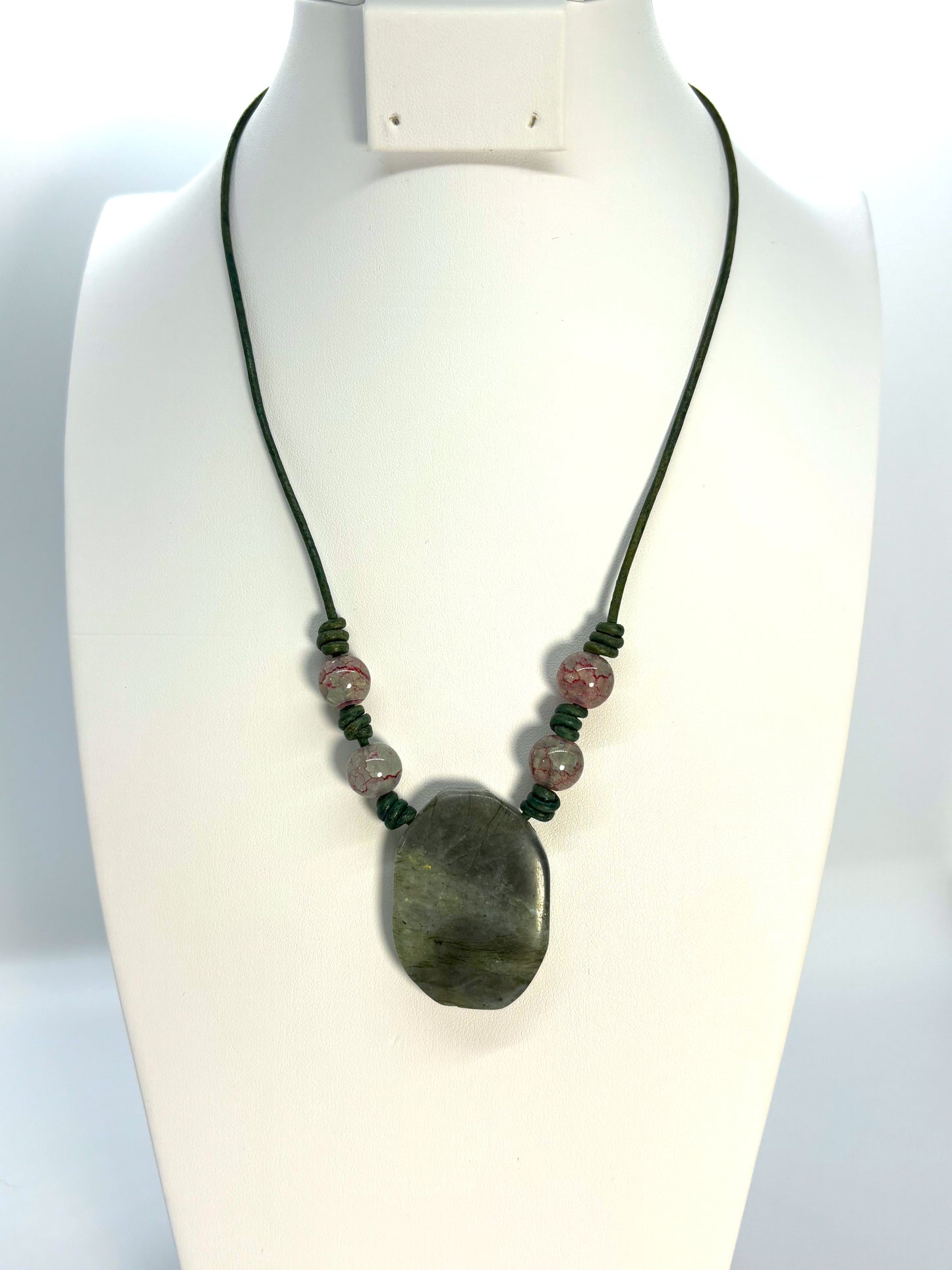 NE-0073 Eye-Catching Raw Labradorite Pendant and Leather Necklace