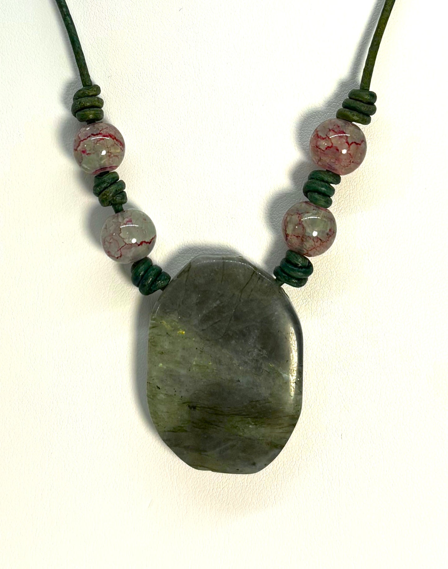 NE-0073 Eye-Catching Raw Labradorite Pendant and Leather Necklace