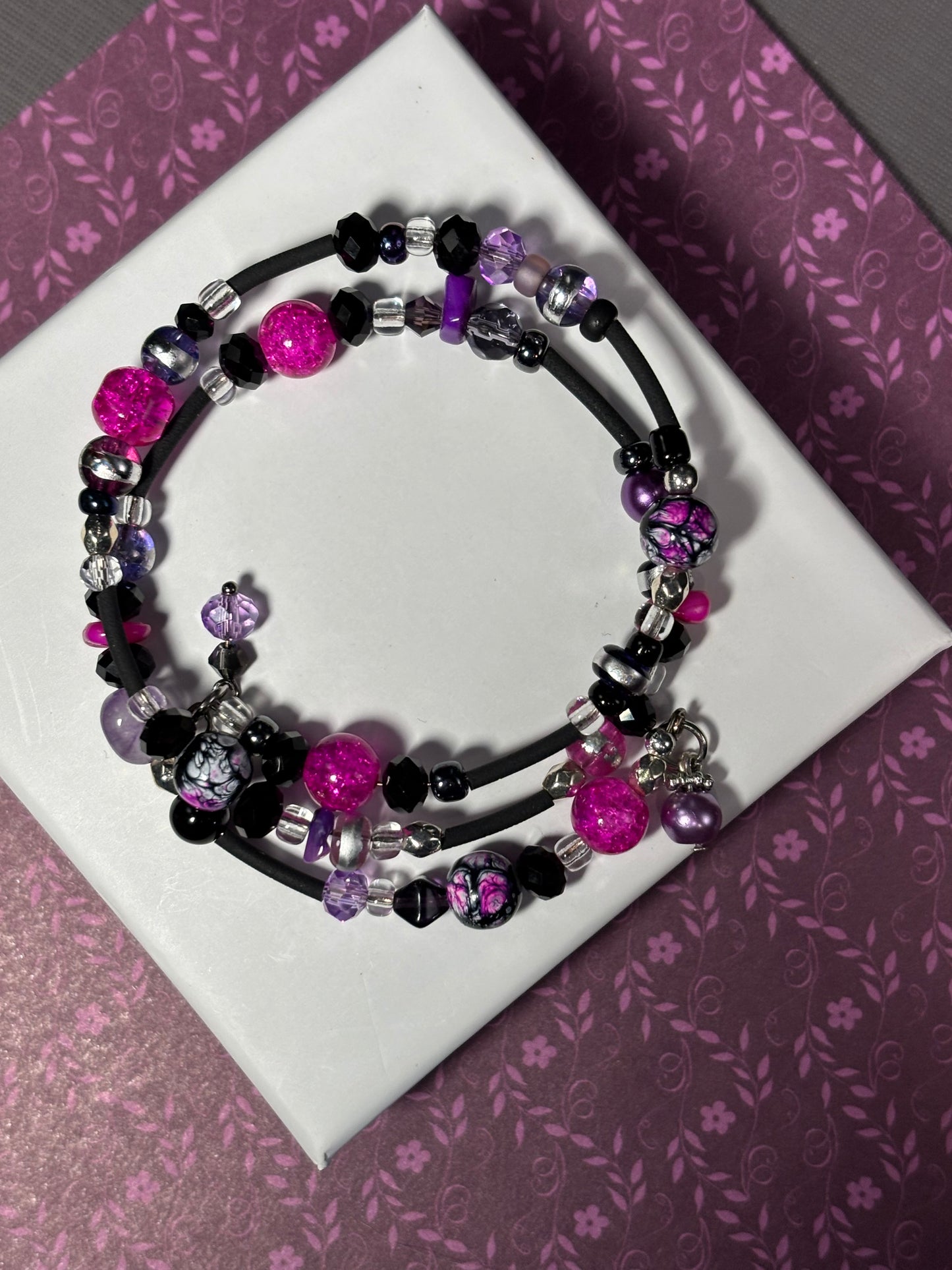 BR-0090 Fuchsia and Black Beaded Memory Wire 2-Ring Wrap Bracelet