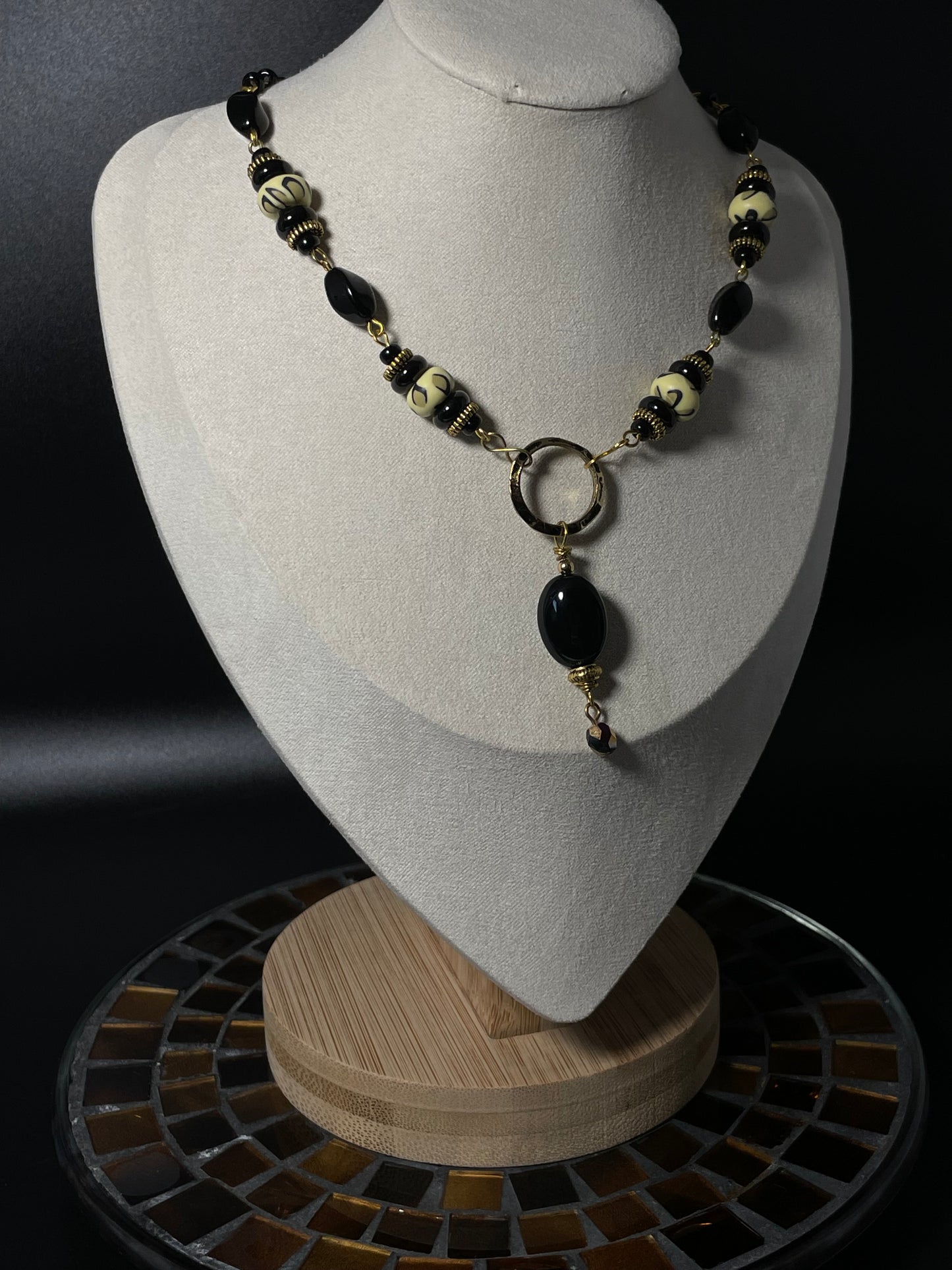 NE-0052 Leopard and Black Necklace with Black Oval Pendant