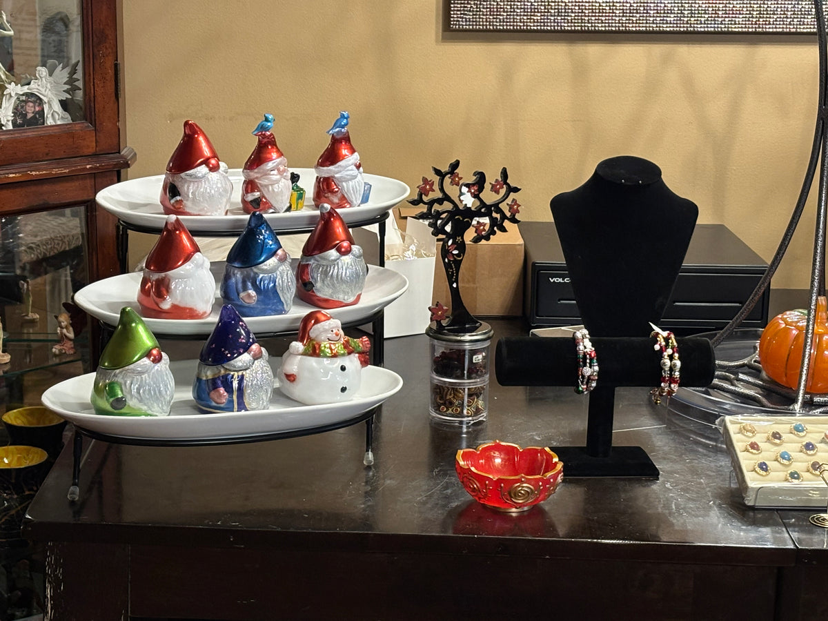 RESIN-2009 Santa Gnome Jar with Hat Lid