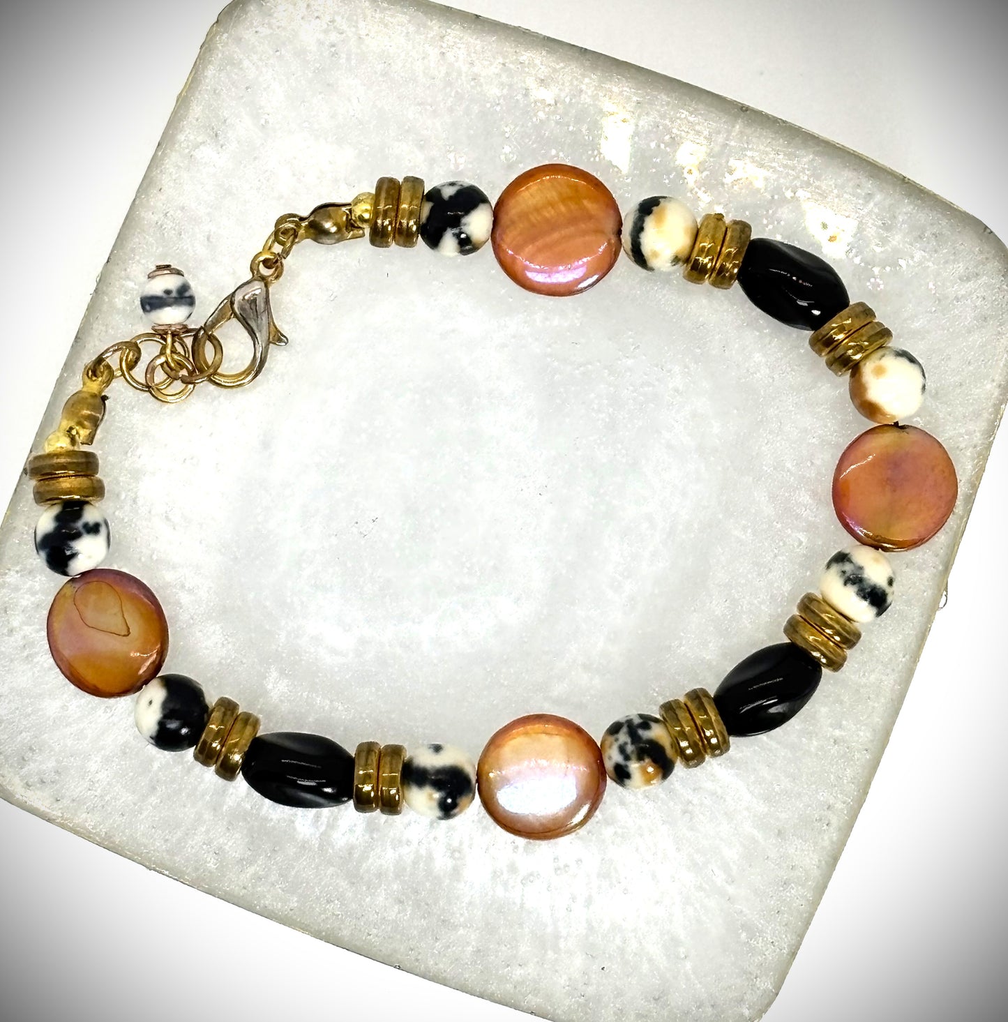 BR-0085 Black & White Granite and Burnt-Orange Shell Beaded Bracelet