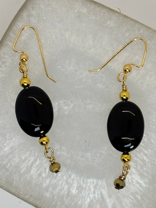 ER-0082 Elegant Black Oval Earrings with Gold Accents