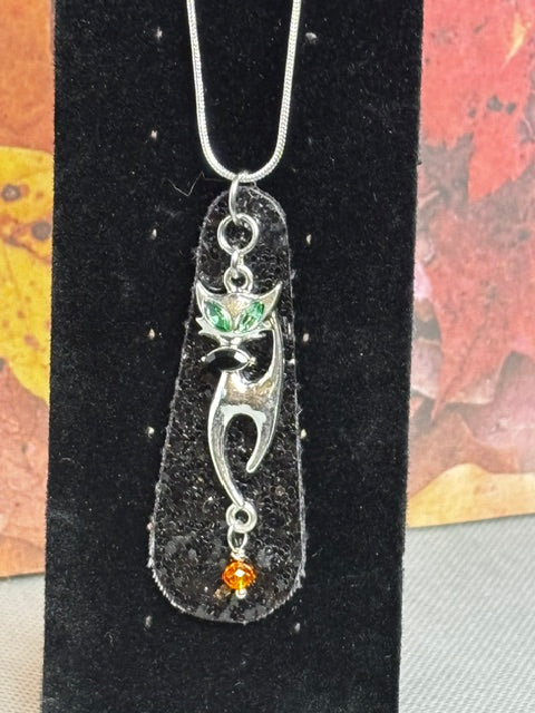 HOLIDAY-NE-306 Green-eyed Silver Cat on Black