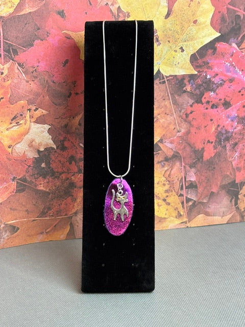 HOLIDAY-NE-305 Silver Cat Pendant on Purple